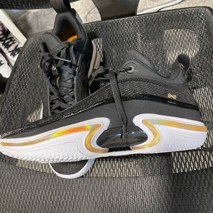 NIKE Air Jordan 36 LOW Black White Metallic Gold Basketball